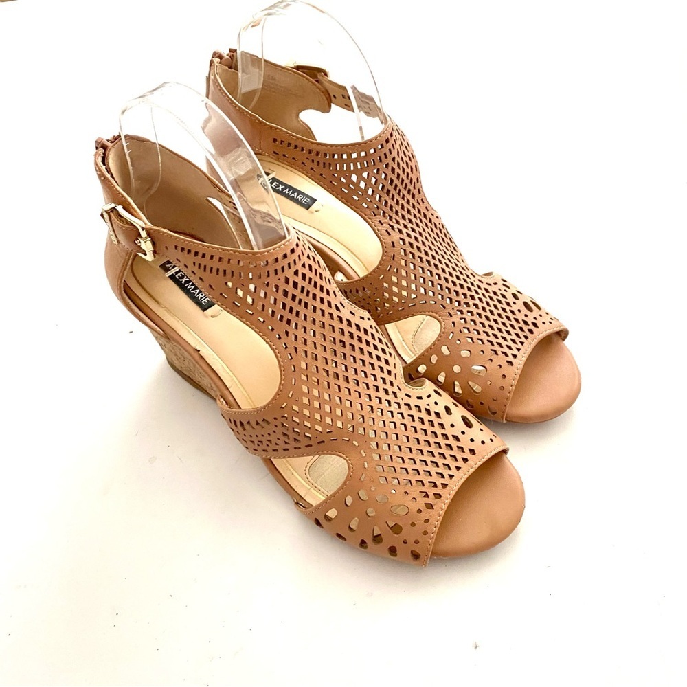 Alex Marie Brown Wedge Sandals Size 8.5M Perforated Summer Vacation - Picture 9 of 14